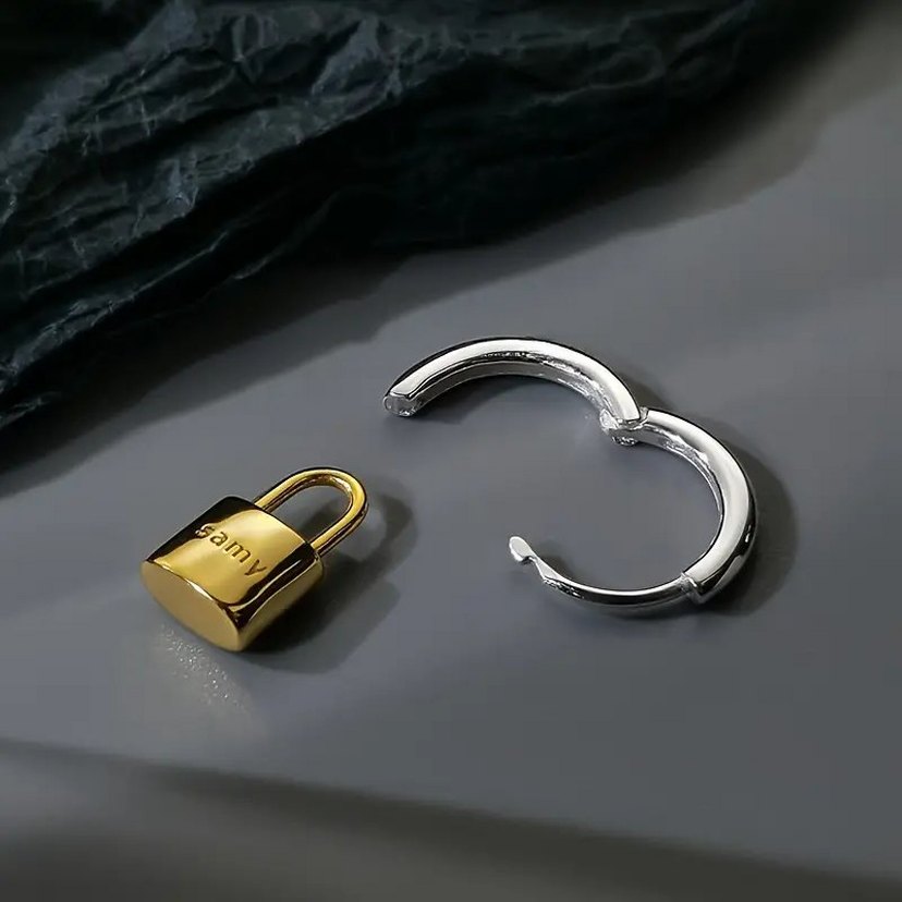 Samy Altın Renkli Kilit Figürlü Midi Küpe - Görsel 5