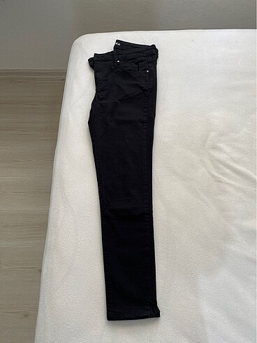 Vena Siyah Jean
