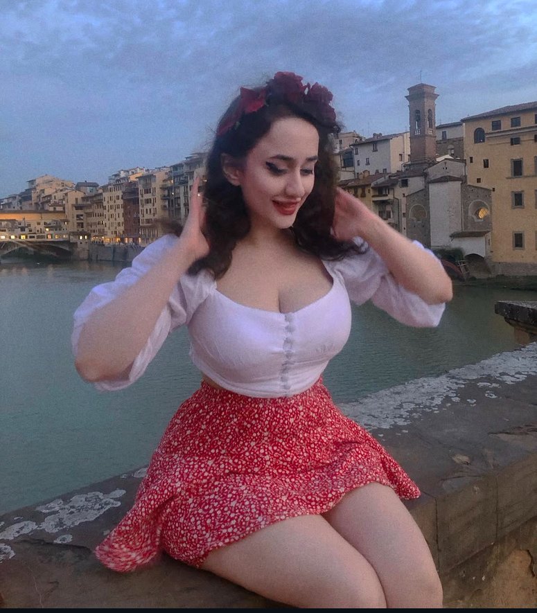 Beyaz Kısa Kollu Drapeli Straplez Bustiyer - Görsel 3