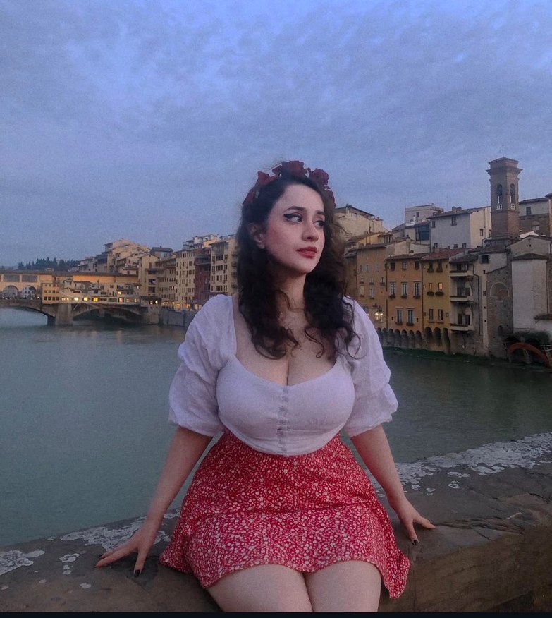 Beyaz Kısa Kollu Drapeli Straplez Bustiyer - Görsel 2