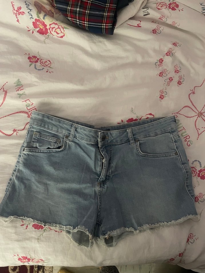 Düğmeli Loose Fit Mini Denim Şort - Görsel 2