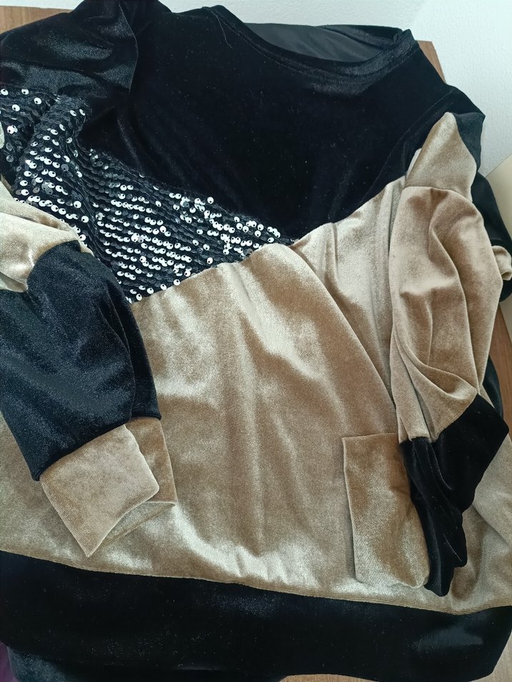 Siyah payetli kadife kısa üst - Görsel 2