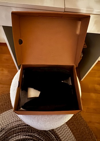 Siyah Kürklü Kadın Bot - Görsel 5