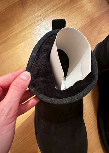 Siyah Kürklü Kadın Bot - Görsel 3