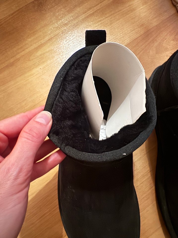 Siyah Kürklü Kadın Bot - Görsel 3