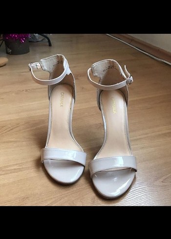 Bej Topuklu Ayakkabı - Görsel 2