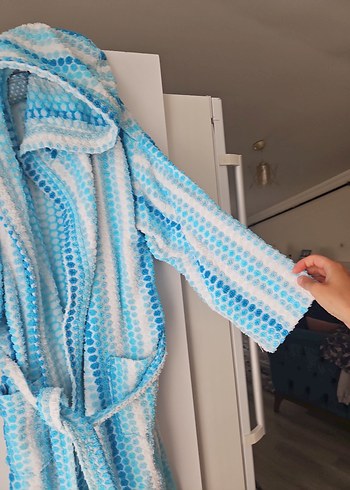 Mavi Desenli Bornoz - Görsel 2