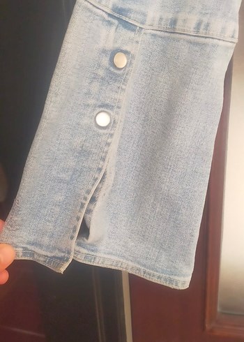 Düğmeli, işlemeli Mavi Kot  Kadın Gömlek - Görsel 2