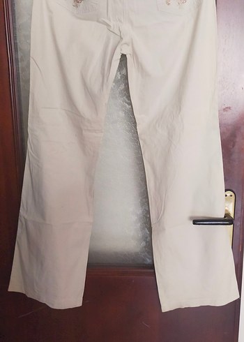 Nakışlı Bej Düğmeli Kadın Pantolon - Görsel 3