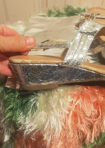 Gümüş Rengi Taşlı Kadın Dolgu Topuk Sandalet - Görsel 4