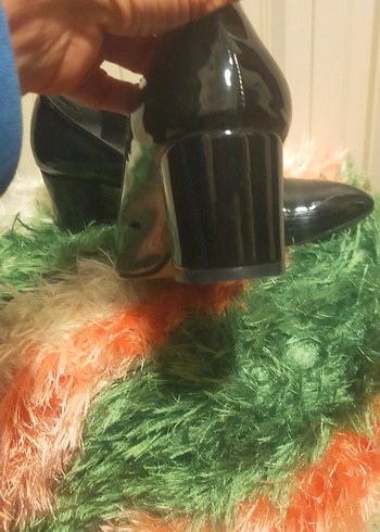 Siyah Rugan kısa topuklu ayakkabi - Görsel 3