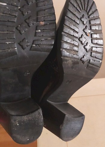 Siyah Rugan Topuklu Kadın Klasik Ayakkabı - Görsel 3