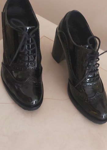 Siyah Rugan Topuklu Kadın Klasik Ayakkabı - Görsel 4