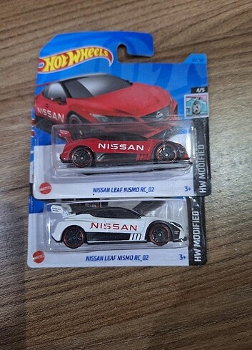 HOT WHEELS - NISSAN LEAF NISMO RC_02 - 2 RENK - KIRMIZI VE BEYAZ