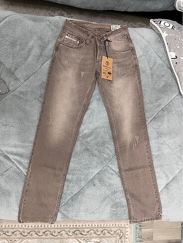 DIESEL 1969 D-EBBEY Vintage Bootcut Jean