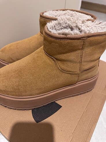 Bershka Süet Bot