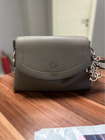 Guess çanta