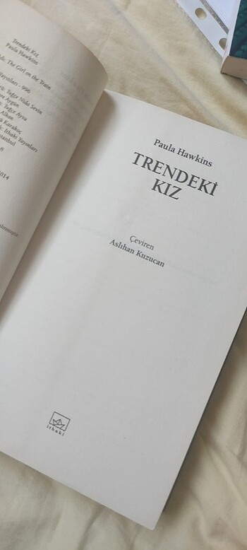  Beden Renk Trendeki kız 