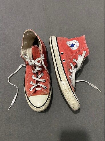 kirmizi converse