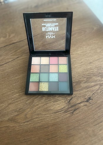 NYX NYX Çok Renkli Göz Farı Paleti