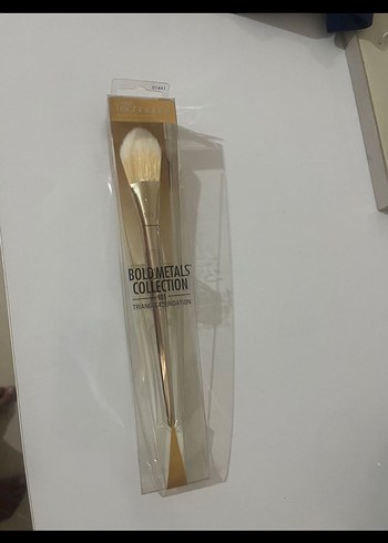 Altın Renkli Makyaj Fırçası - Görsel 2