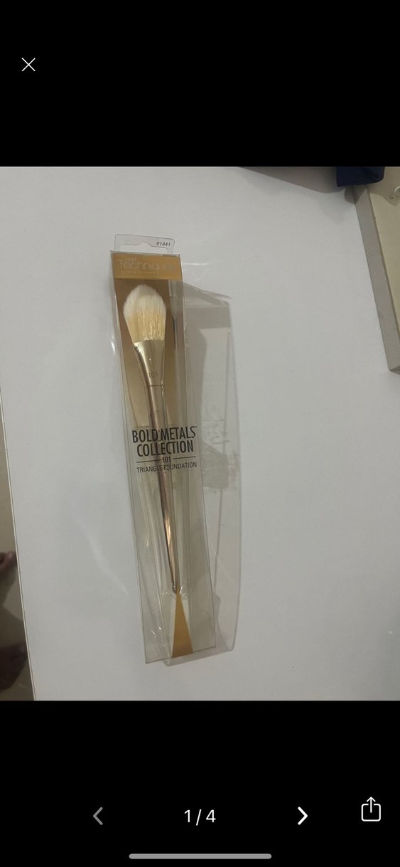 Altın Renkli Makyaj Fırçası - Görsel 2