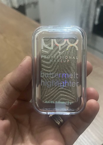 NYX NYX Açık Bej Butter Melt Aydınlatıcı
