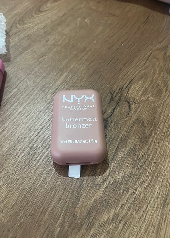 Beden NYX Buttermelt Bronzer Ten Rengi