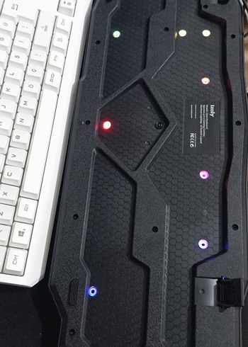 Renkli LED ışıklı Siyah Oyuncu Klavyesi - Görsel 2