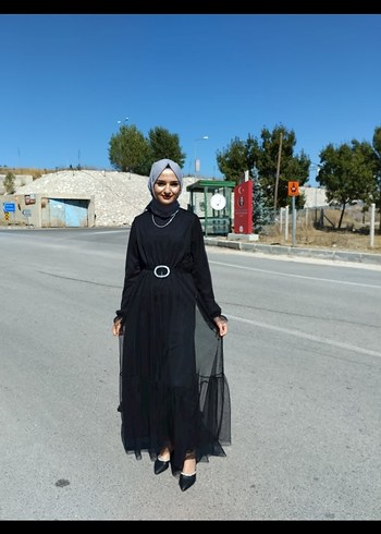 Siyah Kuşaklı Uzun Kadın Elbise - Görsel 2