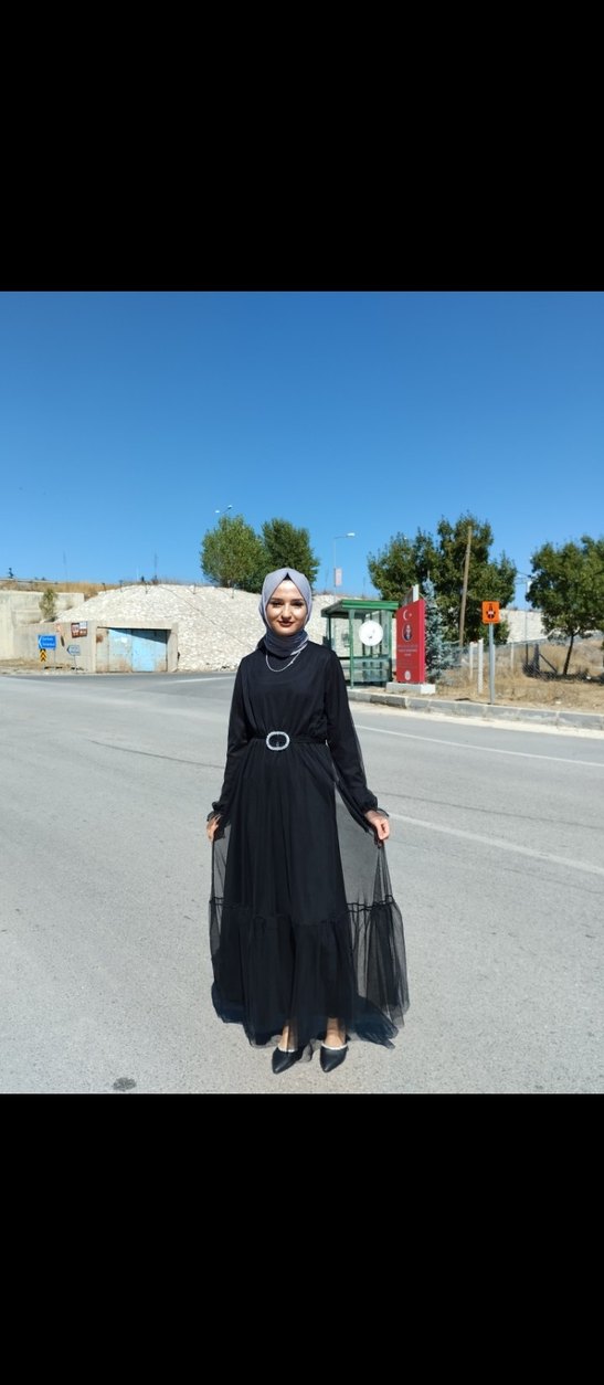 Siyah Kuşaklı Uzun Kadın Elbise - Görsel 3