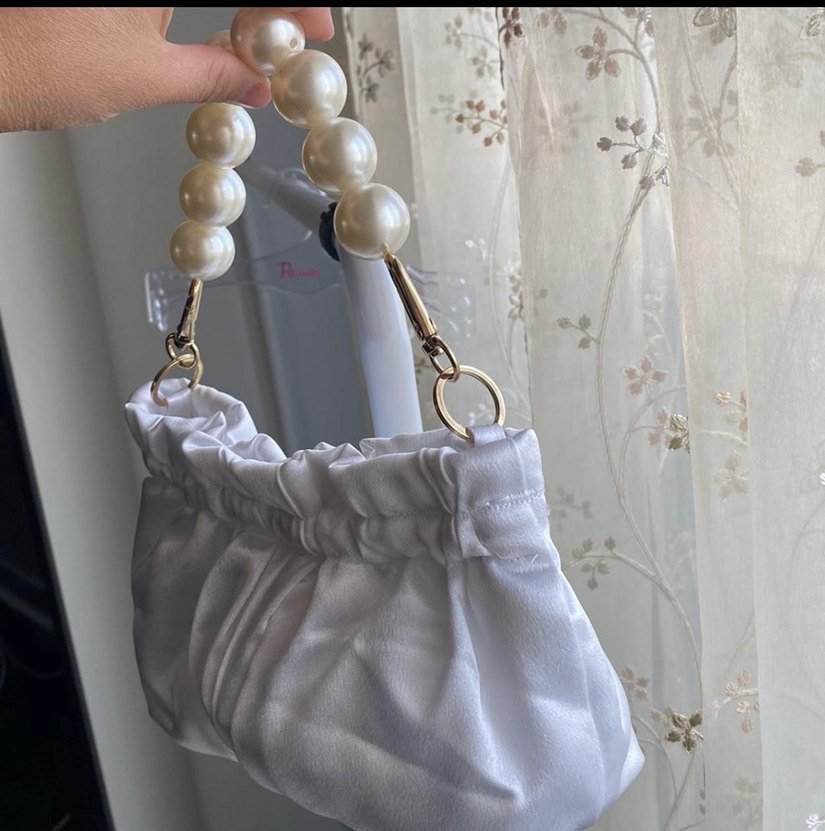 İnci Saplı Beyaz Pilili Kadın Çanta - Görsel 2