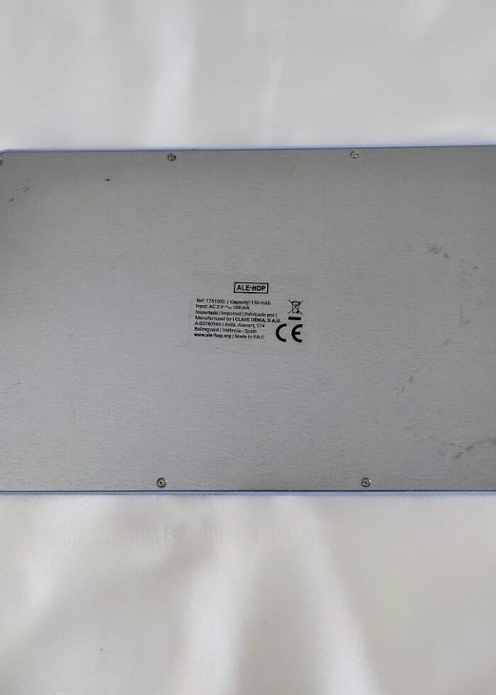 Şarjlı Bluetooth Q  Klavye . Sıkıntısız çalışır durumdadır.
 - Görsel 3