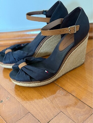 Tommy hilfiger orj. 37 nmra