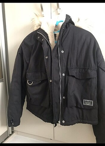 Bershka içi yumoş mont