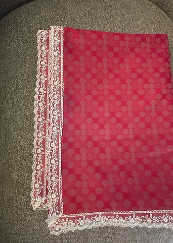 Dantel Kenarlı Parlak Pembe masa örtüsü yada sofra bezi - Görsel 3