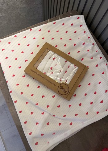 Kırmızı Kalp Desenli Beyaz Pamuklu Bebek battaniyesi yada kundak - Görsel 2