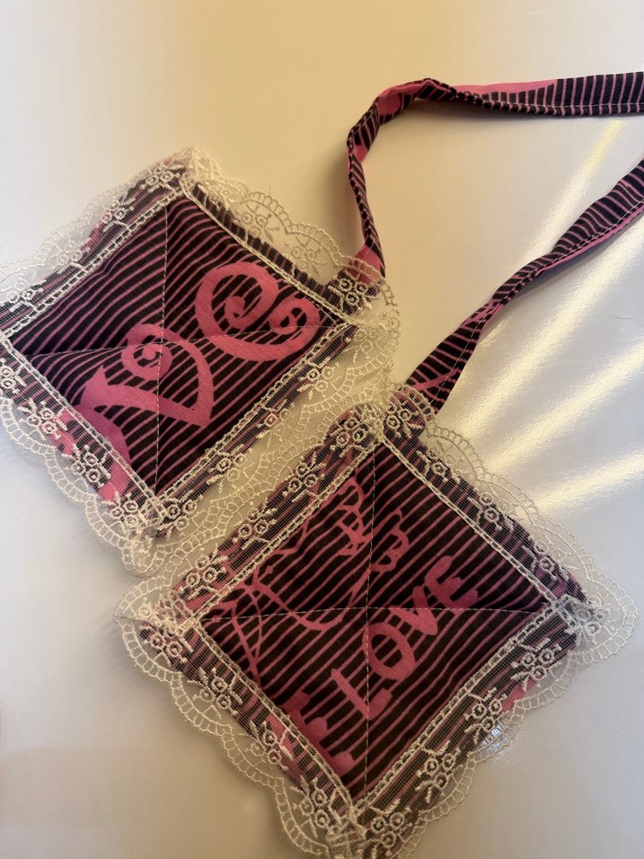 Nakışlı Pembe Renkli Fırın Eldiveni ve Tutacak Seti - Görsel 2