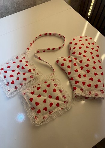 Nakışlı Kalp Desenli Mutfak Önlüğü ve Eldiven - Görsel 4