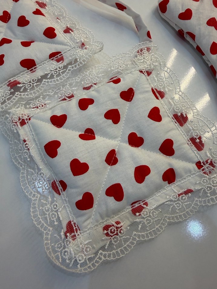 Nakışlı Kalp Desenli Mutfak Önlüğü ve Eldiven - Görsel 2