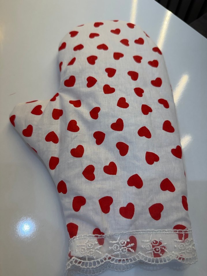 Nakışlı Kalp Desenli Mutfak Önlüğü ve Eldiven - Görsel 3