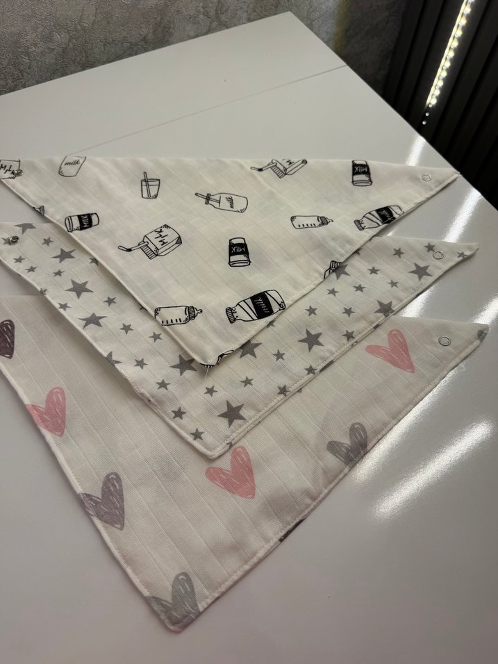 Baskılı Beyaz Bebek Önlüğü Seti - Görsel 2