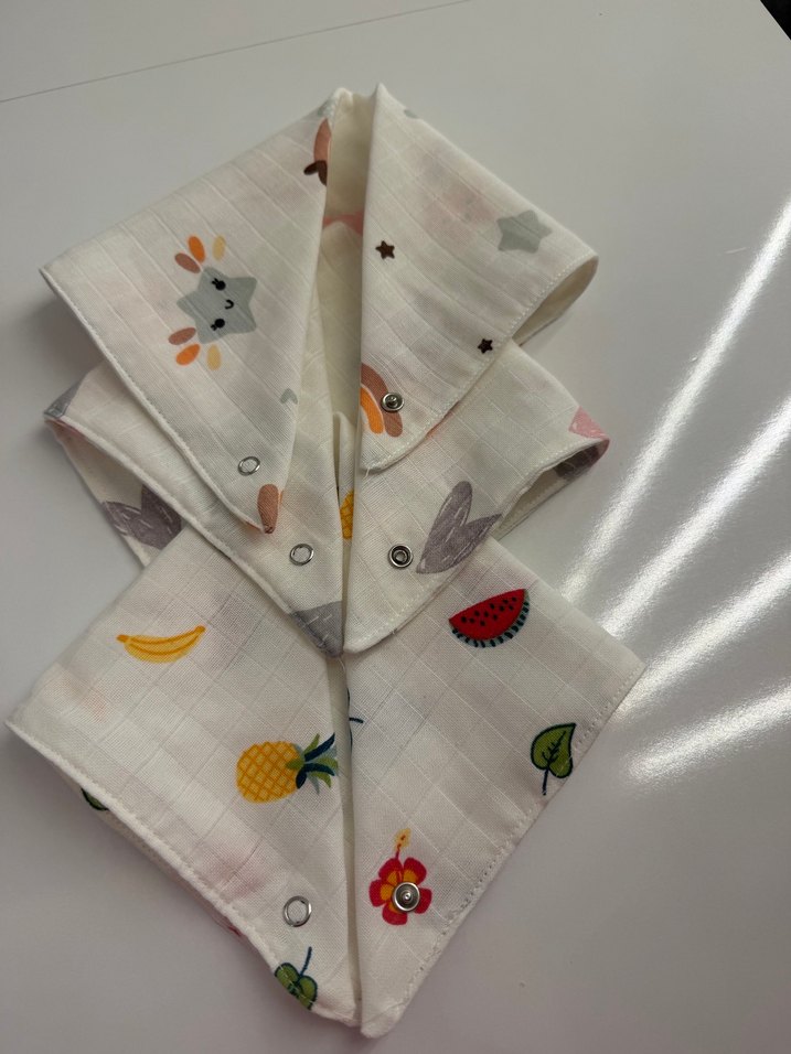 Çok Renkli Baskılı Bebek Önlüğü Seti - Görsel 2