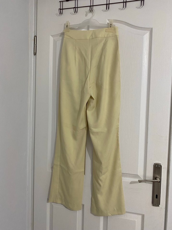 Butter yellow Pilili Midi Kadın Kumaş Pantolon - Görsel 3