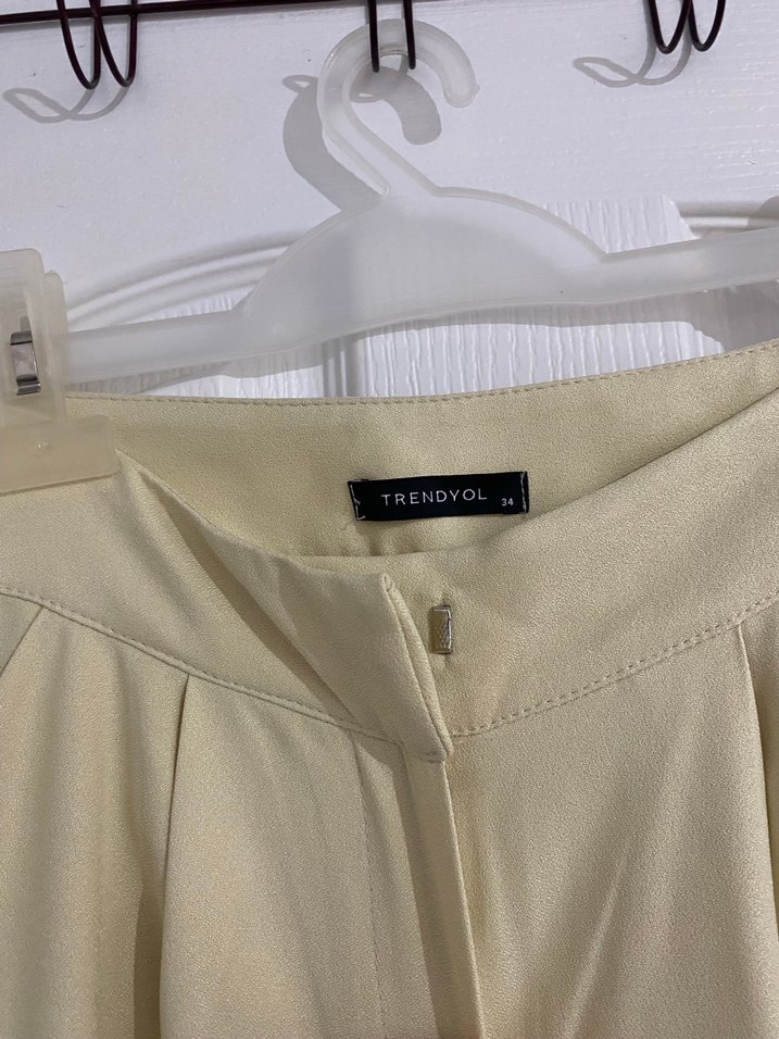 Butter yellow Pilili Midi Kadın Kumaş Pantolon - Görsel 2