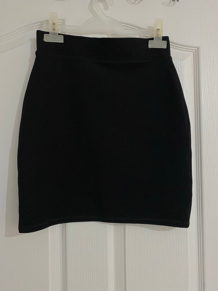 Kadın Siyah Piliseli Mini Etek - Görsel 3