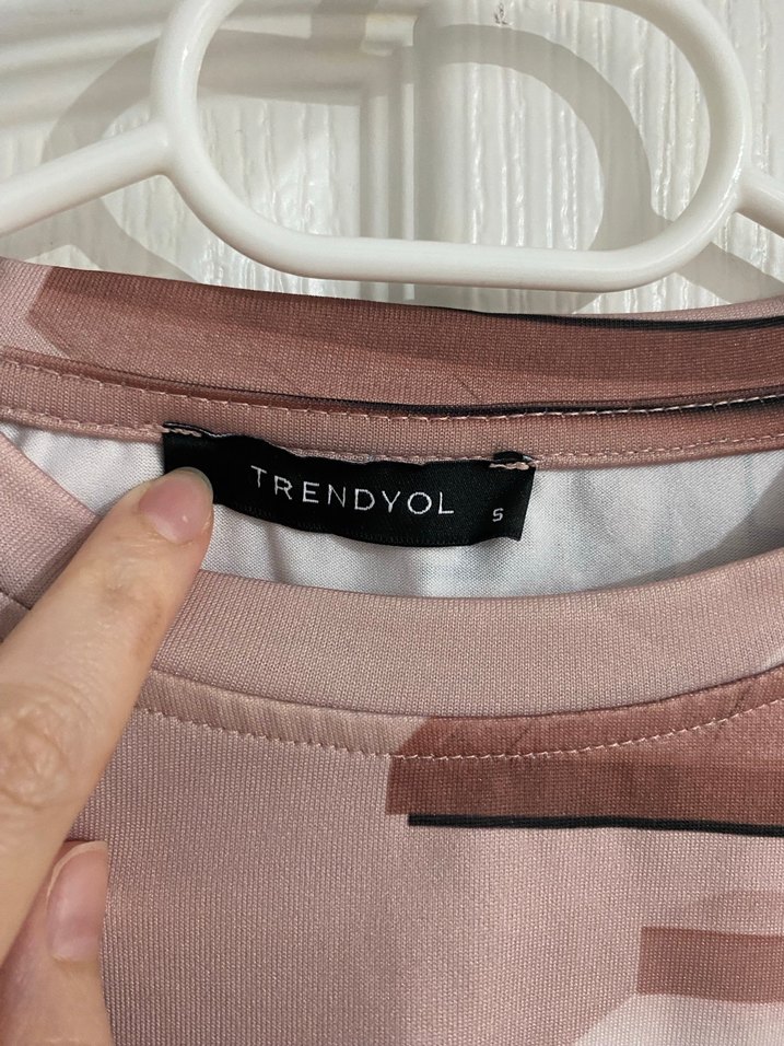 Uzun Kollu Baskılı Krem Crop Bluz - Görsel 2