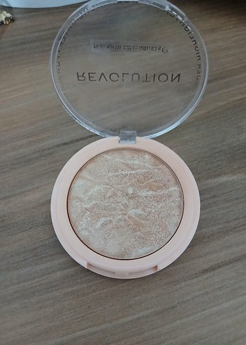 revolution gold highlighter - Görsel 2