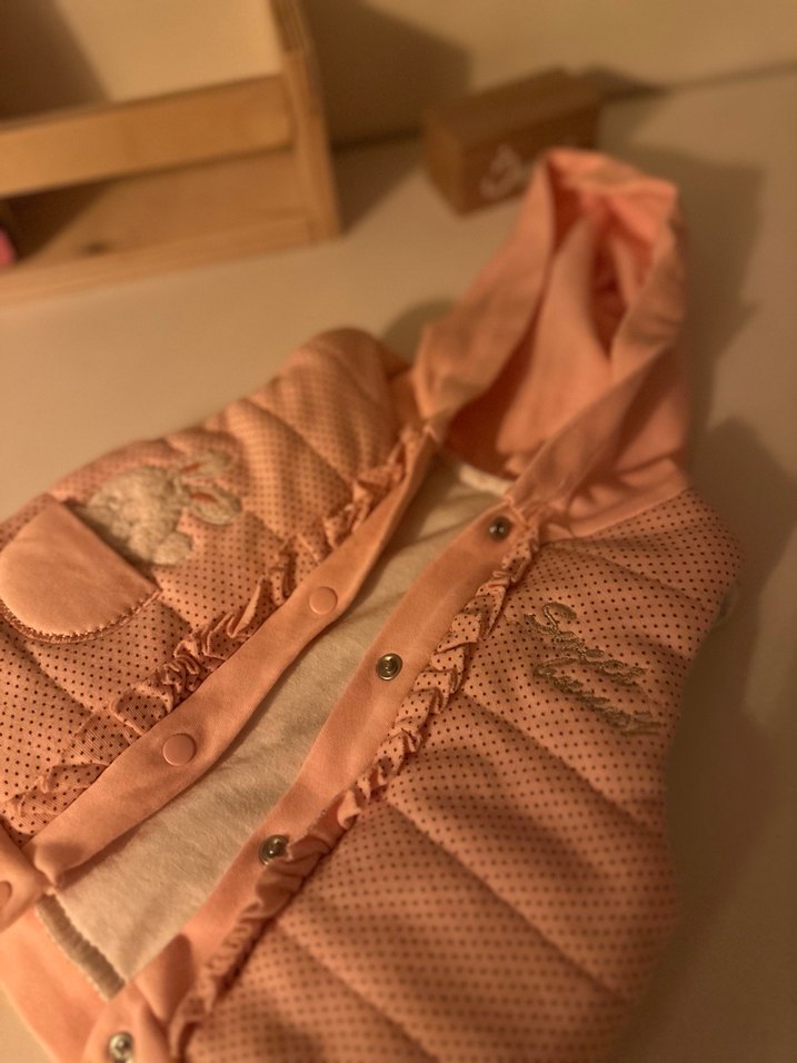 Kız Çocuk Kapüşonlu Düğmeli Pembe Yelek - Görsel 2