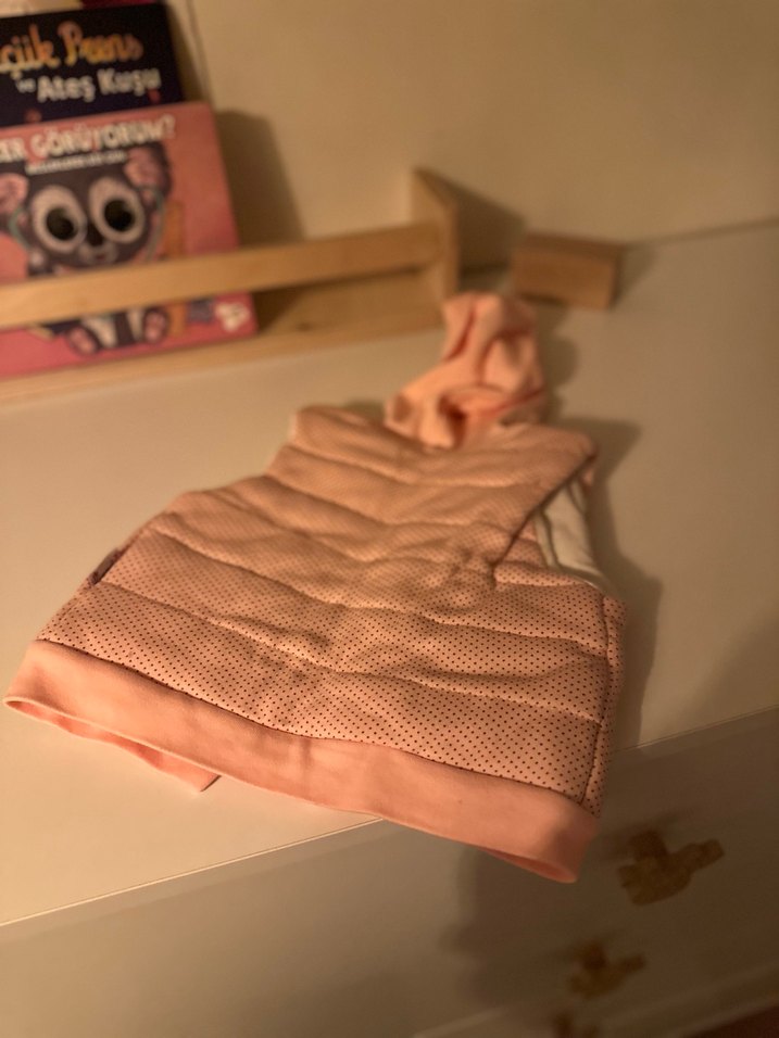 Kız Çocuk Kapüşonlu Düğmeli Pembe Yelek - Görsel 5